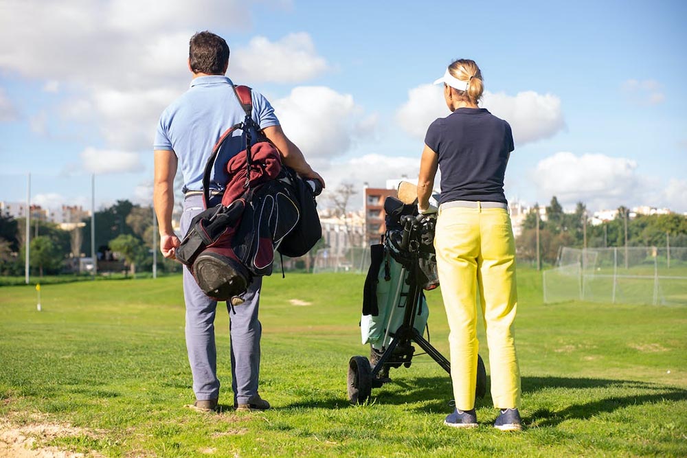 How to Prepare for a Business Meeting on a Golf Course: Adding Beauty and Style to Your Game